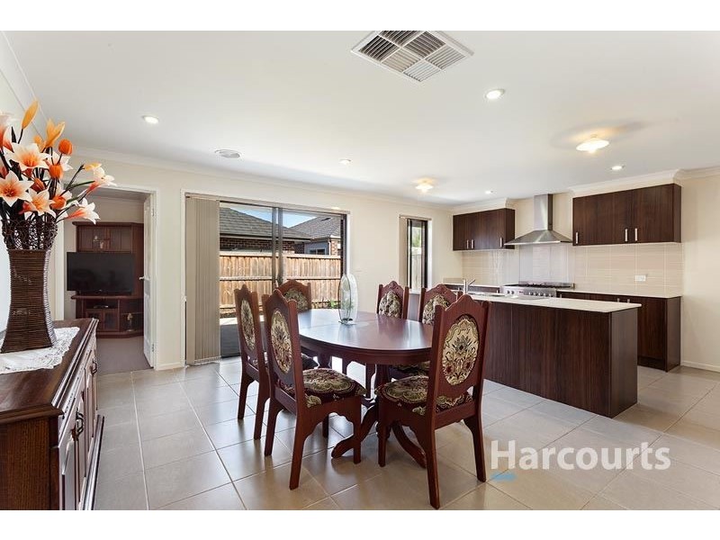 16 Raychelsbury Parade, Wollert VIC 3750