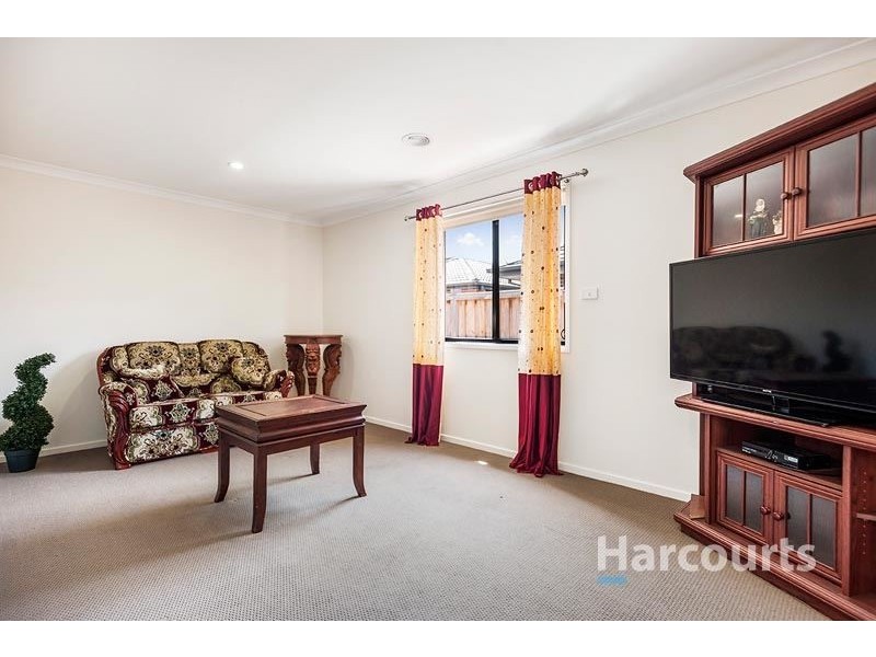16 Raychelsbury Parade, Wollert VIC 3750