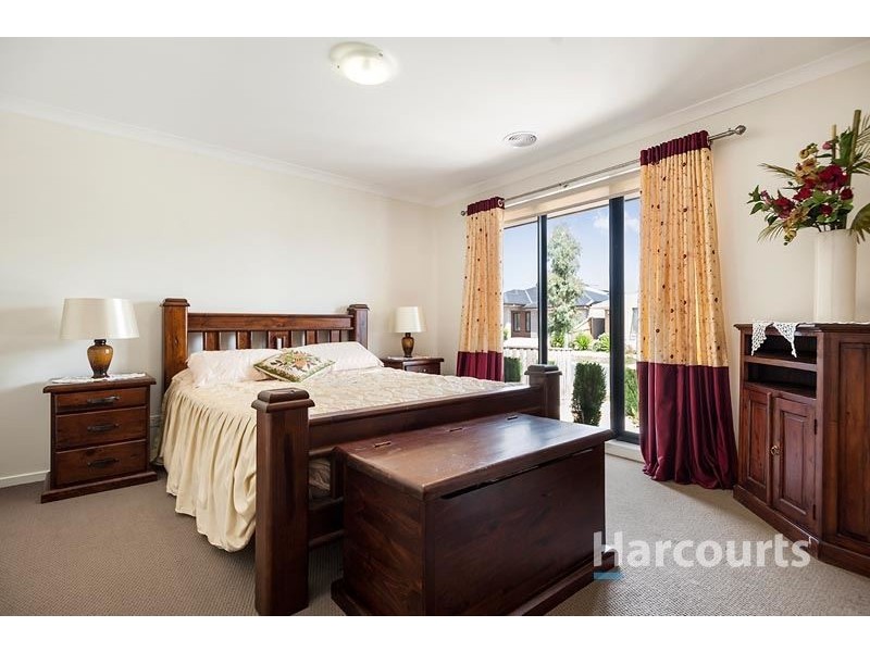 16 Raychelsbury Parade, Wollert VIC 3750