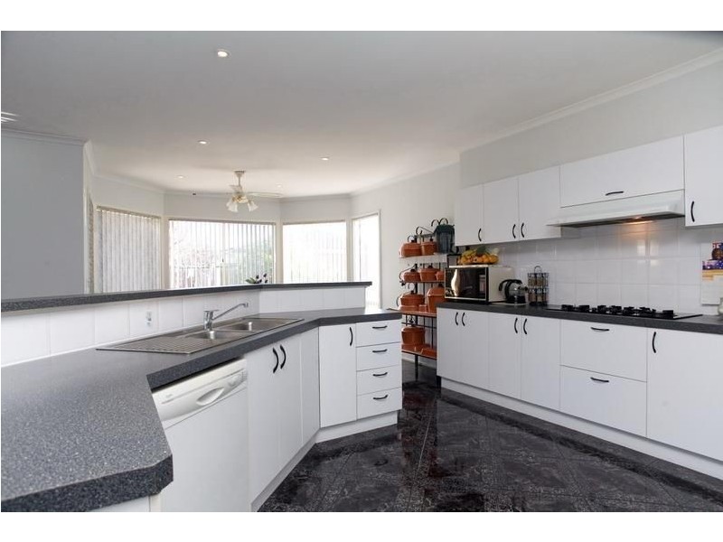 21 Cambala Avenue, Lalor VIC 3075