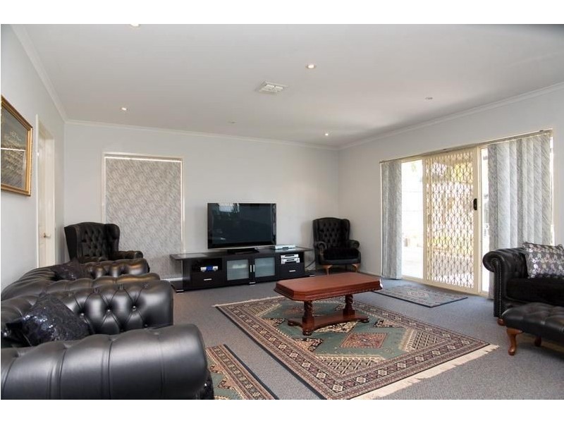 21 Cambala Avenue, Lalor VIC 3075