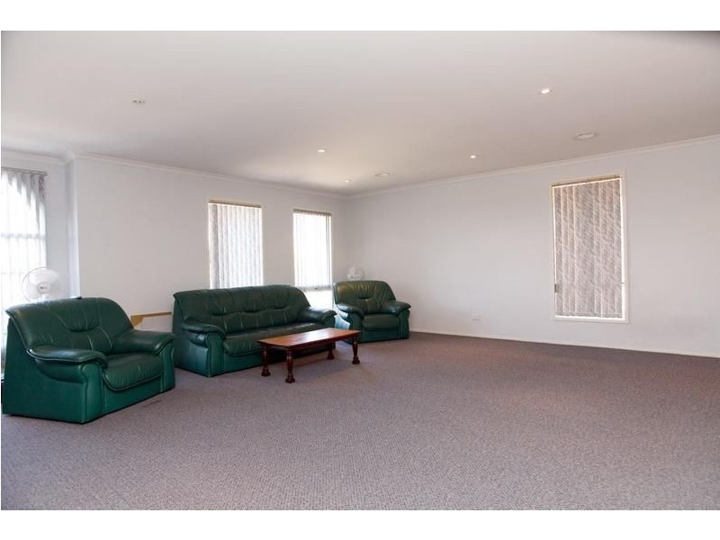 21 Cambala Avenue, Lalor VIC 3075