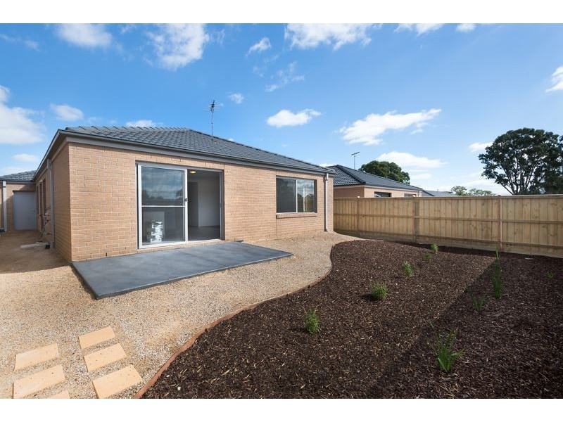 8 Holding Way, Doreen VIC 3754