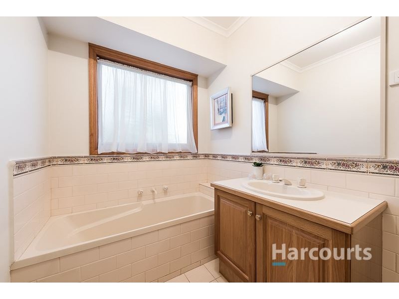 4 Edgware Court, Epping VIC 3076