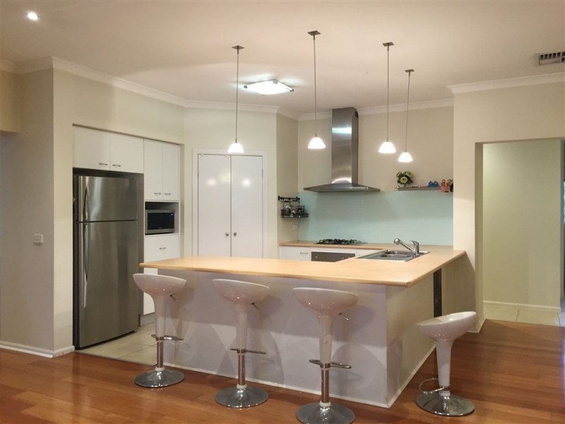 6 Greenfields Drive, Epping VIC 3076