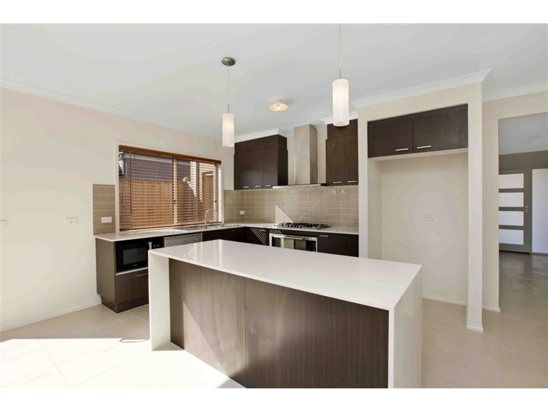 27 Paramount Rise, Wollert VIC 3750