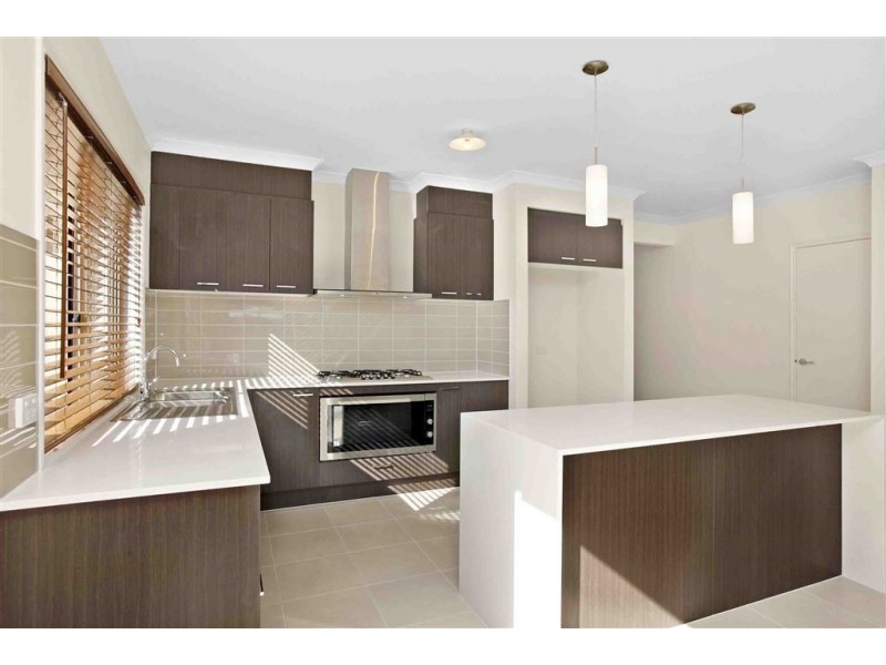 27 Paramount Rise, Wollert VIC 3750