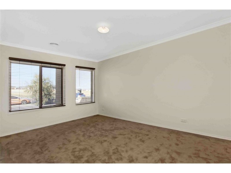 27 Paramount Rise, Wollert VIC 3750
