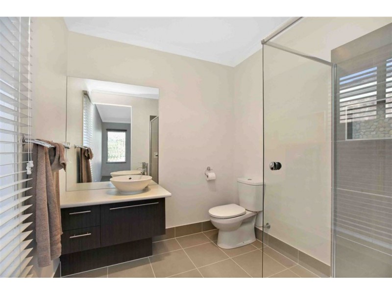 27 Paramount Rise, Wollert VIC 3750