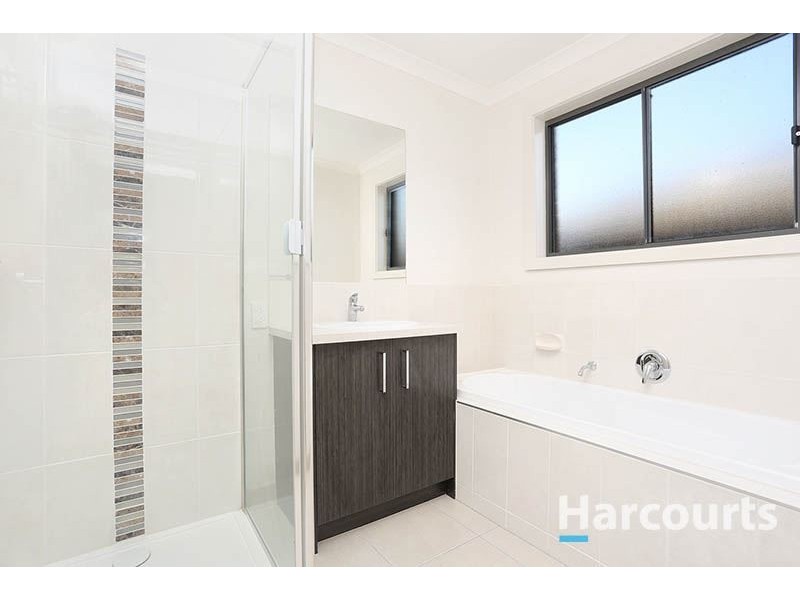 8 Branxholme Street, Wollert VIC 3750