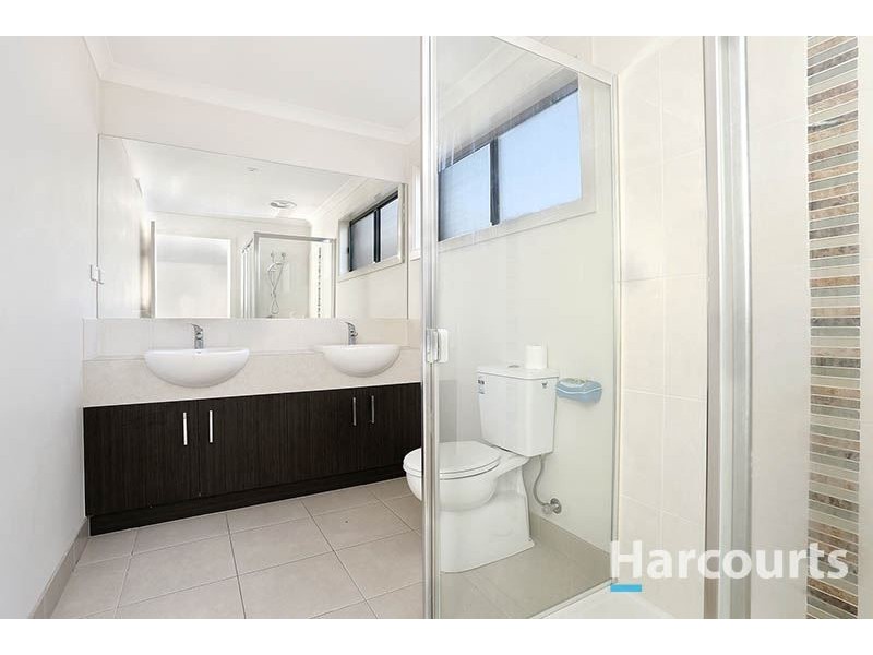 8 Branxholme Street, Wollert VIC 3750