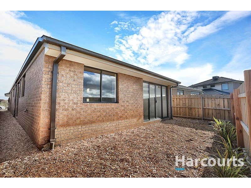 8 Branxholme Street, Wollert VIC 3750
