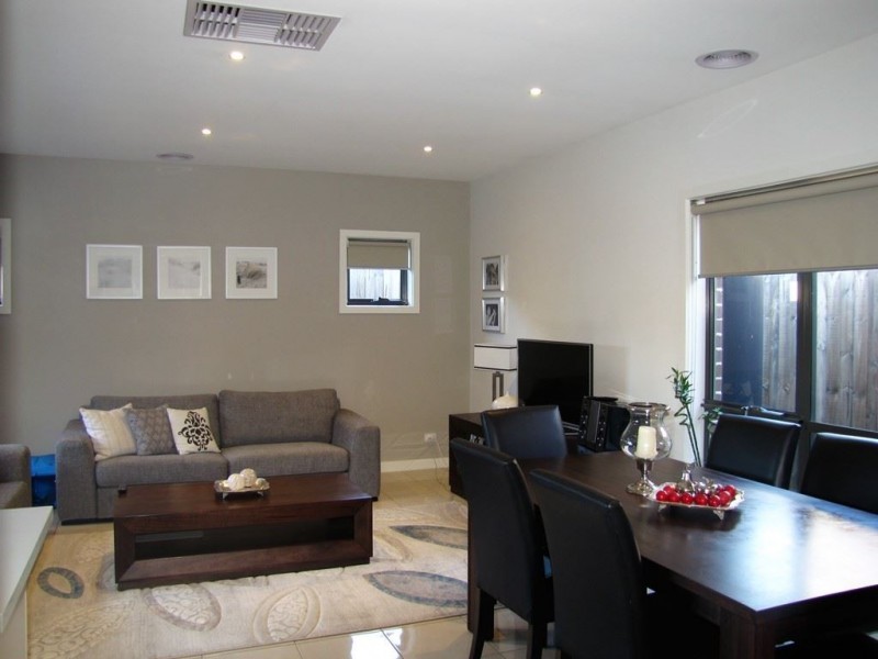 2/35 Barry Street, Reservoir VIC 3073