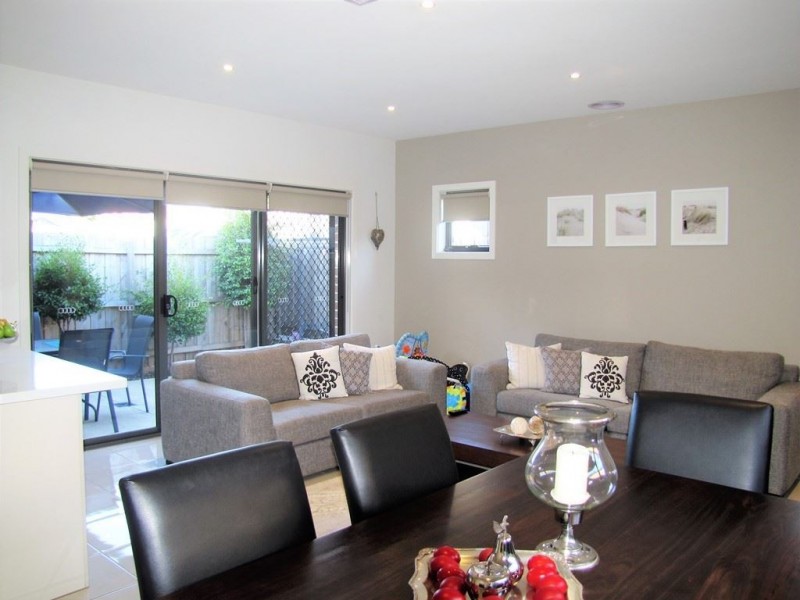 2/35 Barry Street, Reservoir VIC 3073