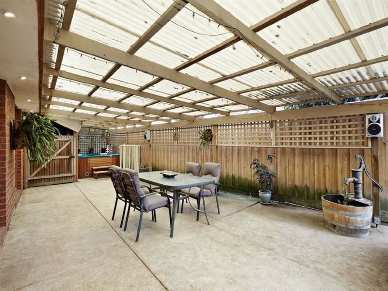 2 Irons Court, Epping VIC 3076