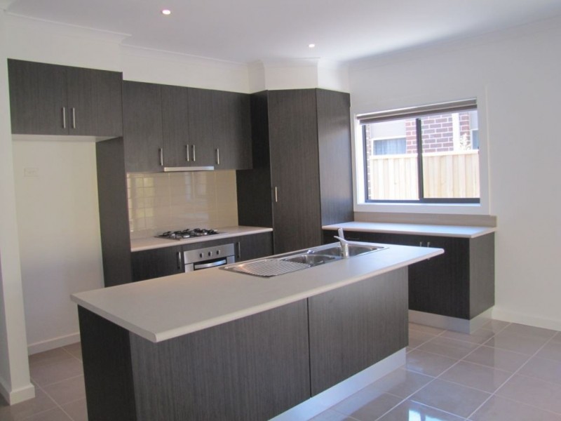 17 Umbria Way, Mernda VIC 3754