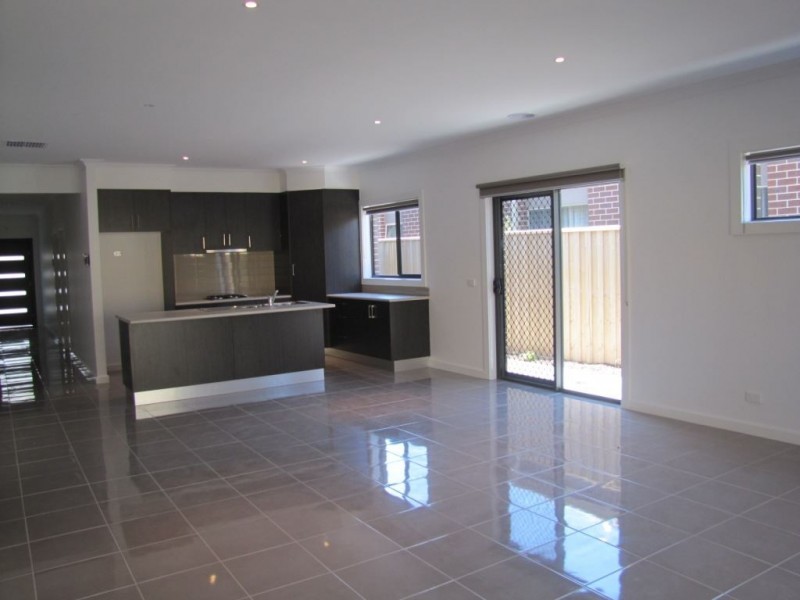 17 Umbria Way, Mernda VIC 3754