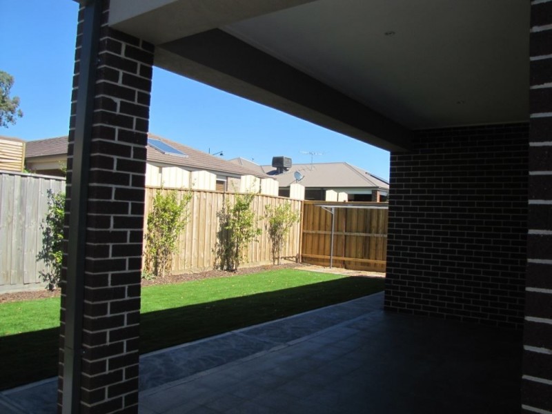 17 Umbria Way, Mernda VIC 3754