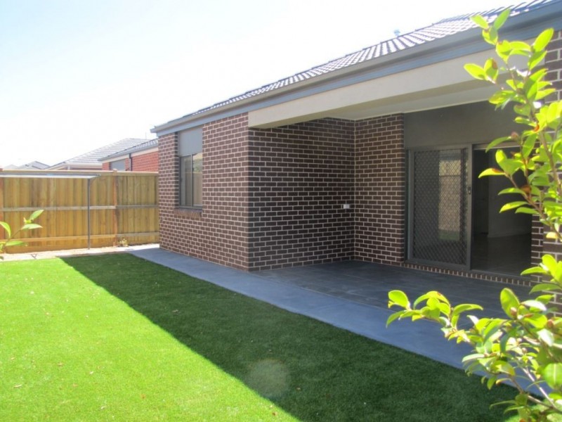 17 Umbria Way, Mernda VIC 3754