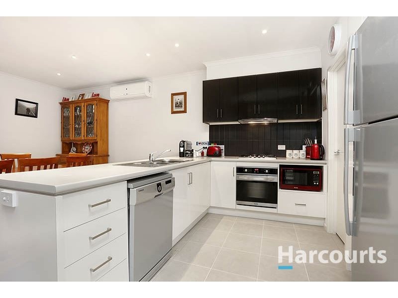 8 Grandstand Way, Wollert VIC 3750