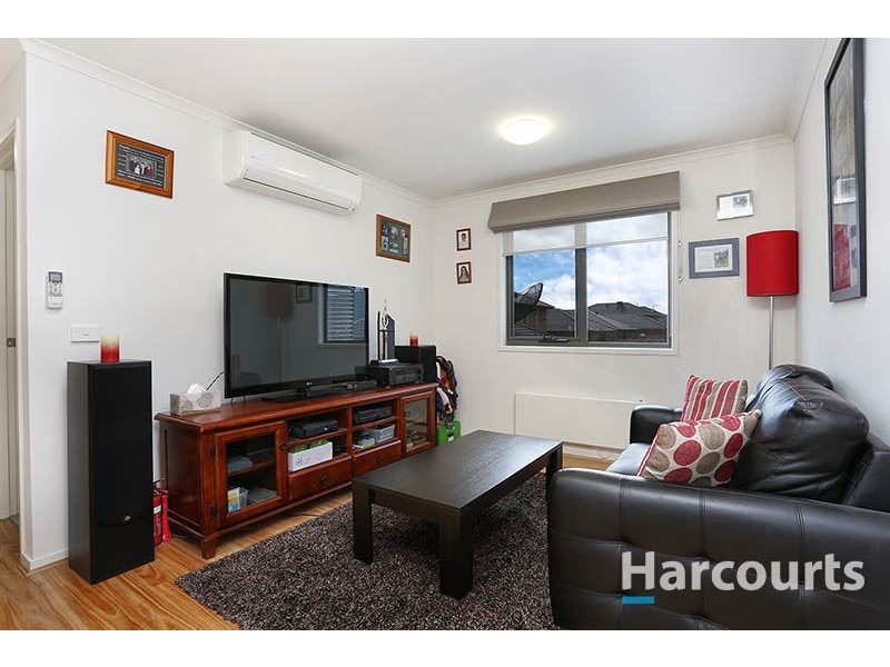 8 Grandstand Way, Wollert VIC 3750