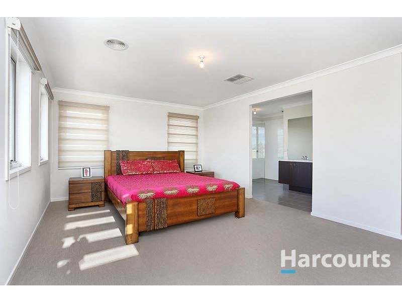 51 Champions Parade, Wollert VIC 3750