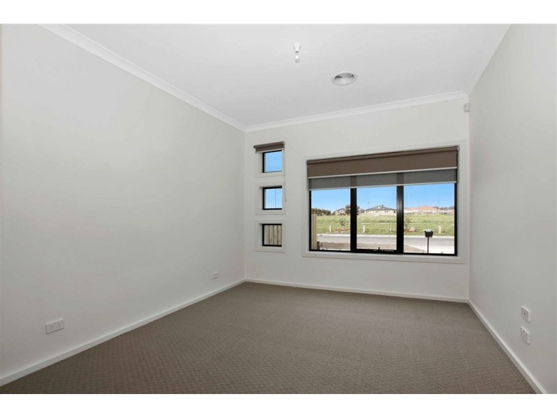 14 Garth Place, Epping VIC 3076