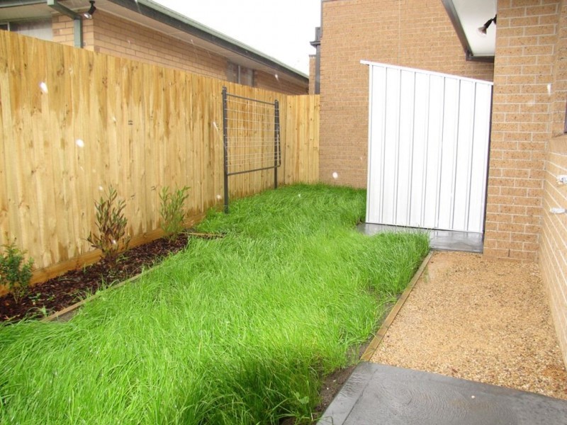 2/57 Rosedale drive, Lalor VIC 3075
