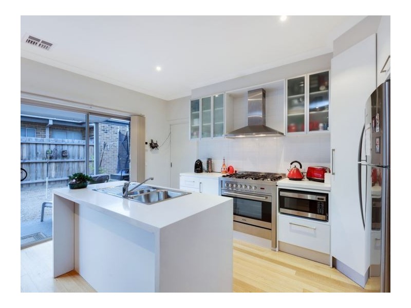 1/16 Young Street, Epping VIC 3076