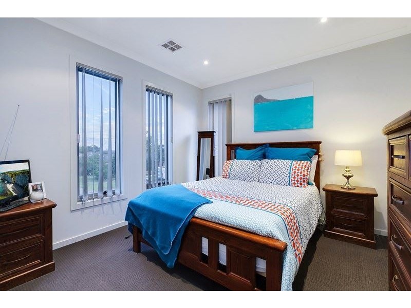 1/16 Young Street, Epping VIC 3076
