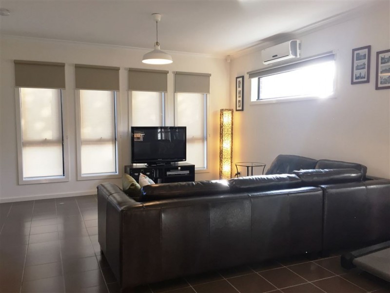 6/13 Viewgrand Boulevard, Epping VIC 3076
