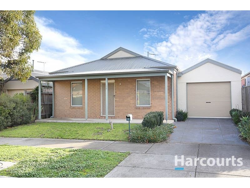 9 Gainsborough Drive, Craigieburn VIC 3064