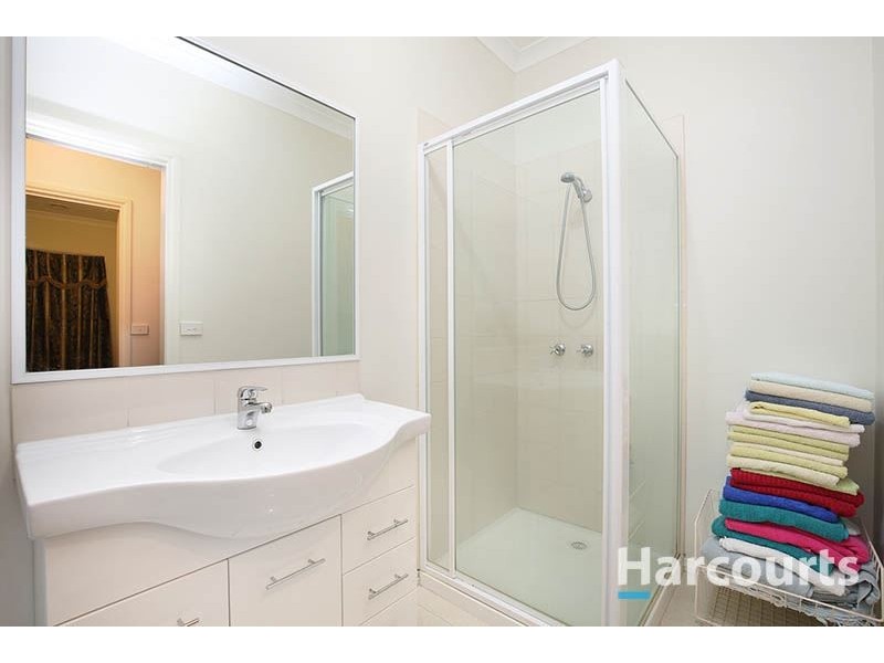 9 Gainsborough Drive, Craigieburn VIC 3064