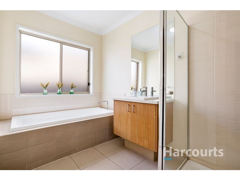 13 Danjera Place, South Morang VIC 3752