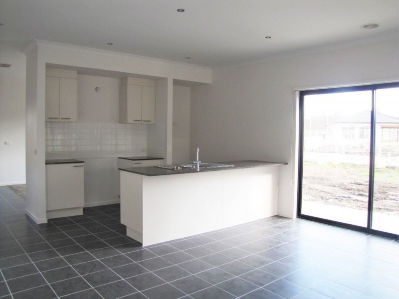 8 Anahit Drive, Epping VIC 3076