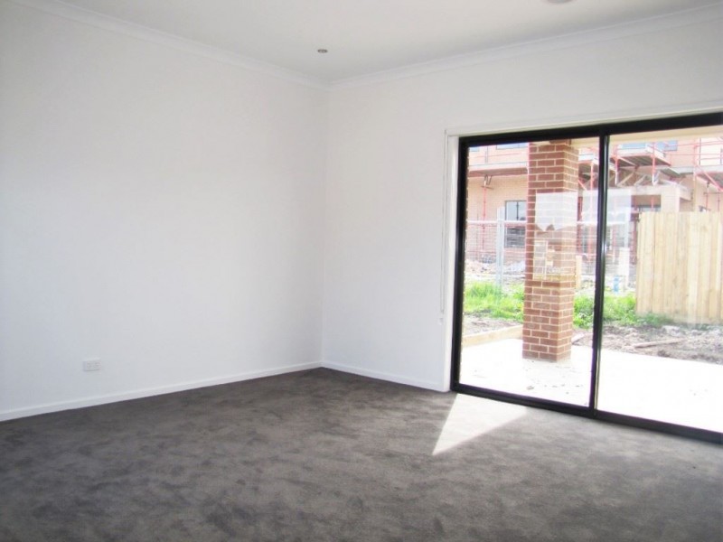8 Anahit Drive, Epping VIC 3076