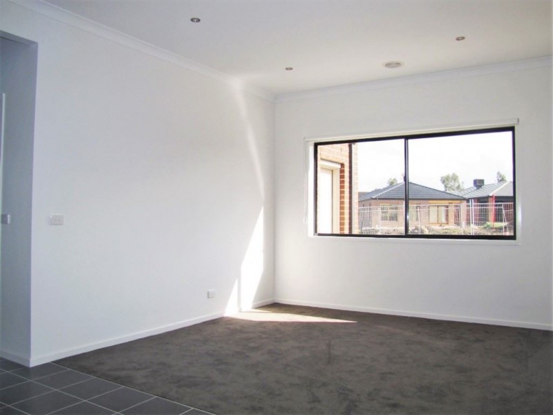 8 Anahit Drive, Epping VIC 3076