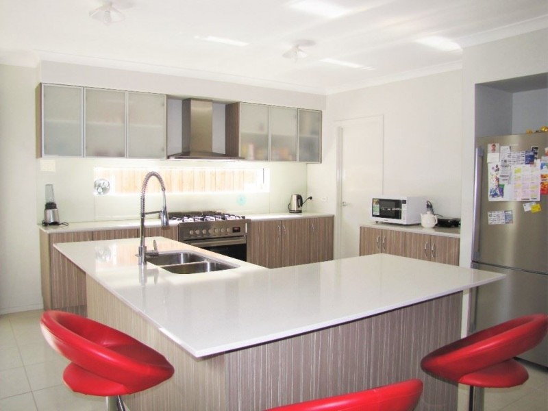 8 Las Pozas Avenue, Epping VIC 3076