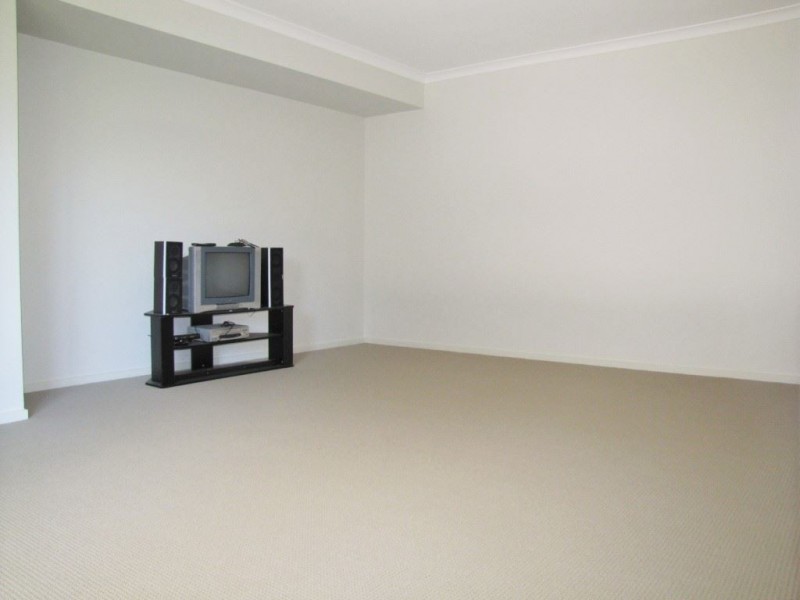 8 Las Pozas Avenue, Epping VIC 3076