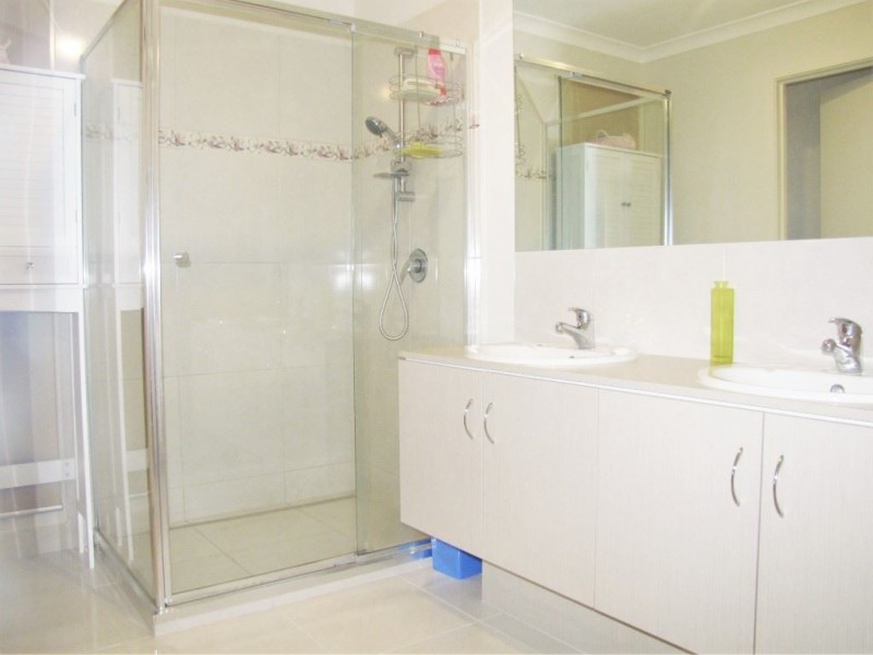 8 Las Pozas Avenue, Epping VIC 3076