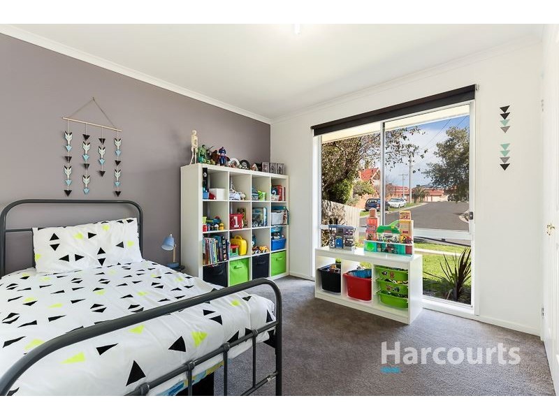 24 Mossman Crescent, Lalor VIC 3075