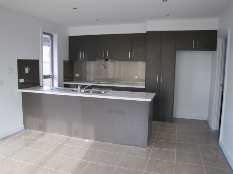 1/16 Aberdeen Street, Reservoir VIC 3073