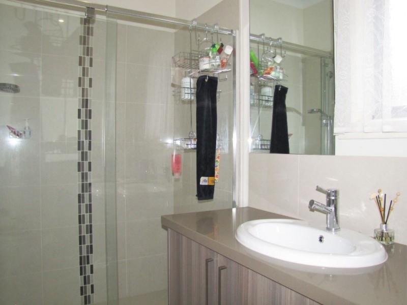 2/10 Hermione Terrace, Epping VIC 3076