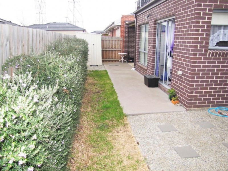 2/10 Hermione Terrace, Epping VIC 3076