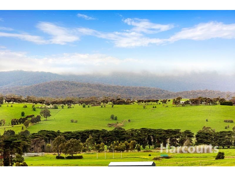 10 Pelican Walk, Whittlesea VIC 3757