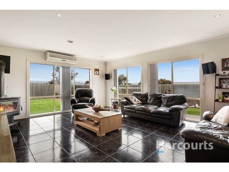 10 Pelican Walk, Whittlesea VIC 3757