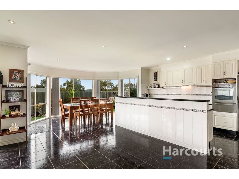 10 Pelican Walk, Whittlesea VIC 3757