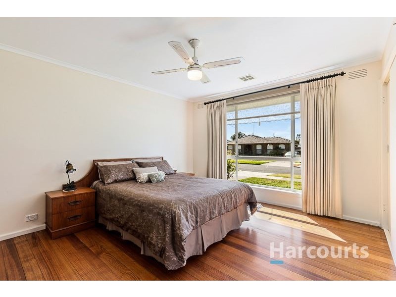 11 Hammond Drive, Epping VIC 3076