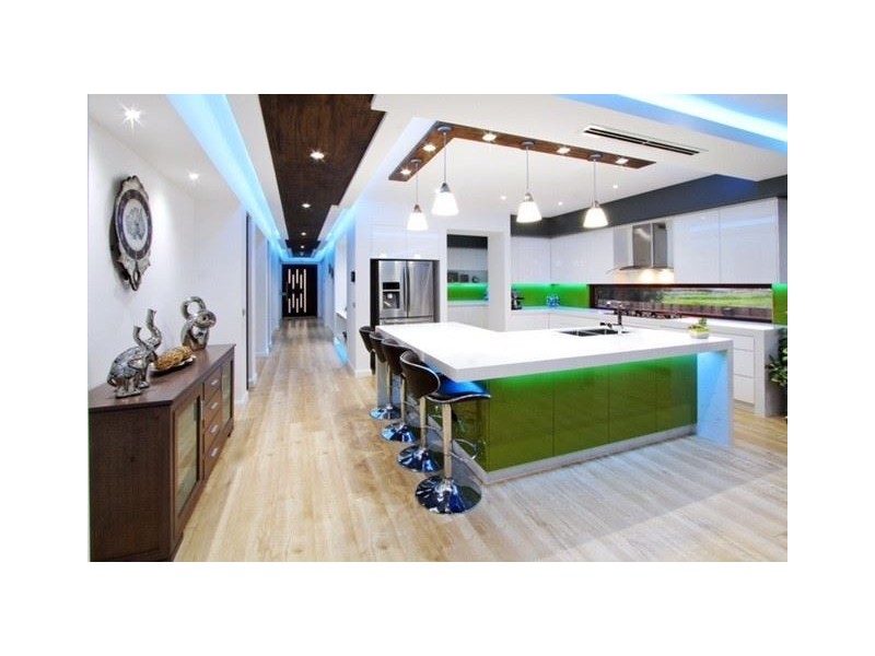 6 Woodforest Street, South Morang VIC 3752