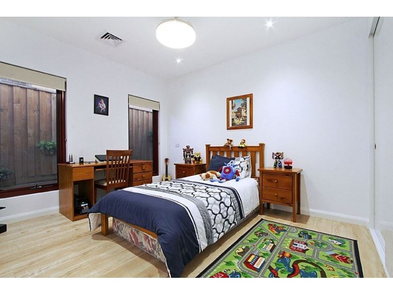 6 Woodforest Street, South Morang VIC 3752